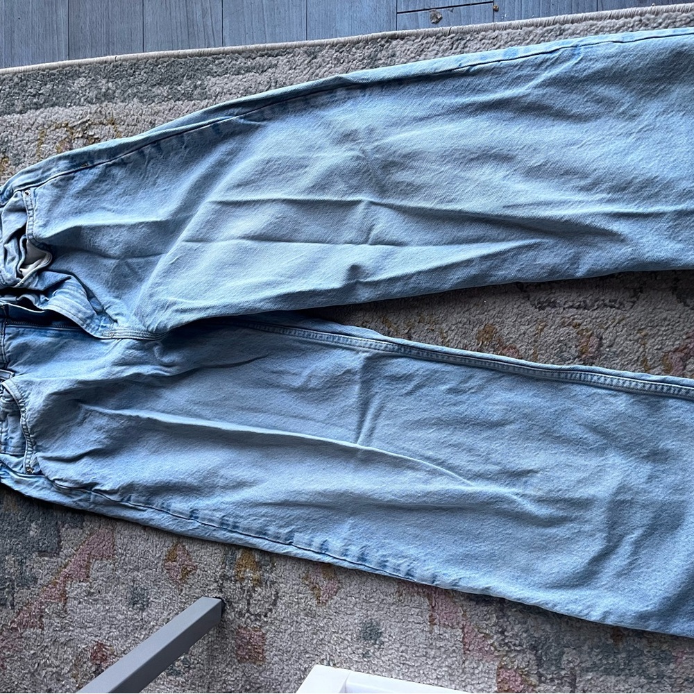Urban Outfitters 28 Cropped jeans